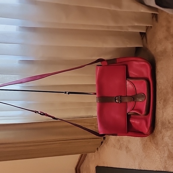 Gucci Handbags - Gucci Leather Strap Crossbody Bag
